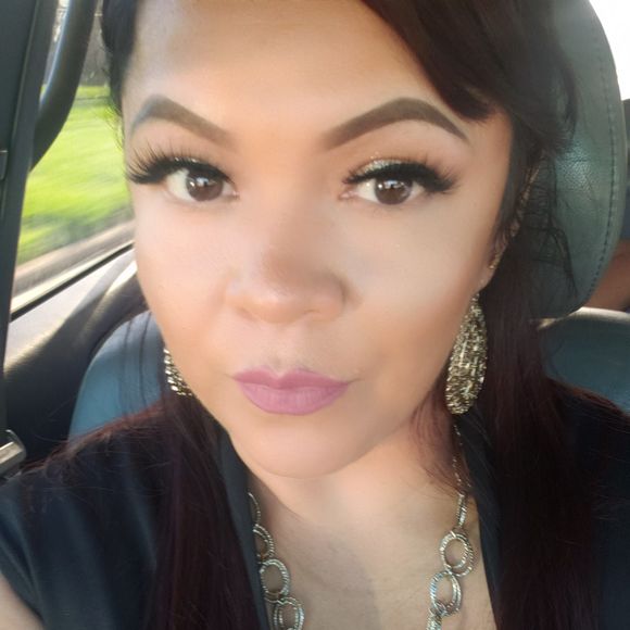 Meet your Posher, Dinora - Picture 1 of 1